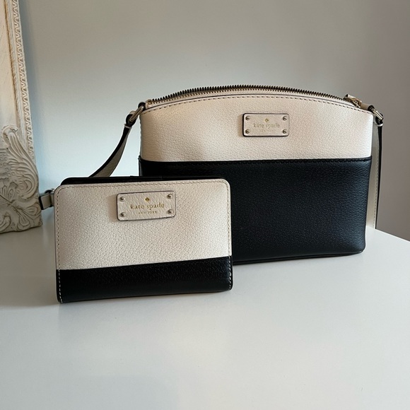 Kate Spade Wallet - Picture 4 of 4